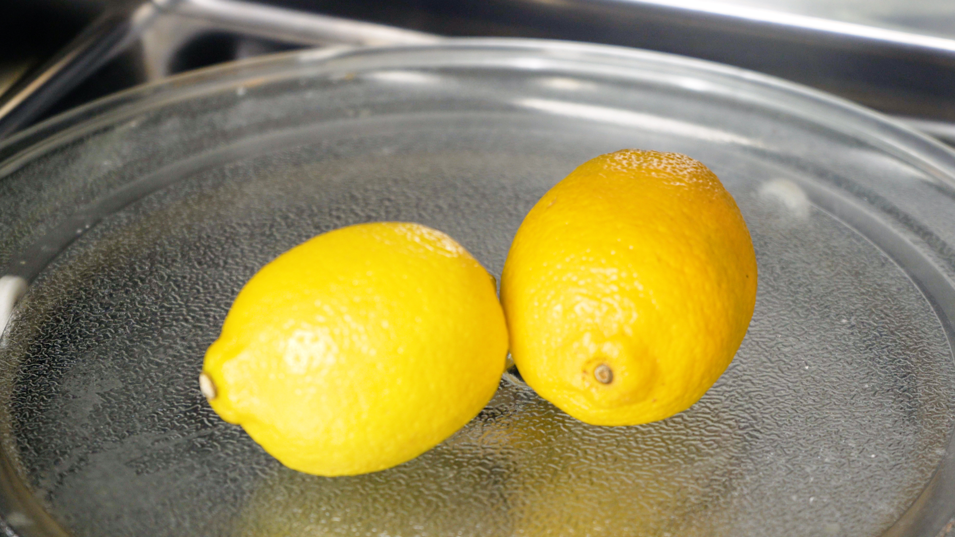 Beyond the Squeeze: Lemon Juicing, Freezing & Storage Tips